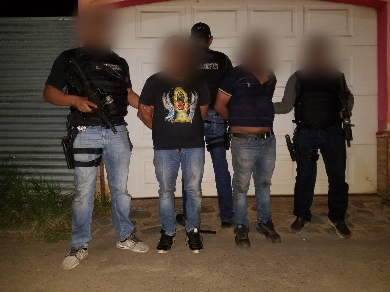 Lo llevaban en una camioneta agrícola: Capturan a dos hombres que trasladaban a persona secuestrada en Quiché
