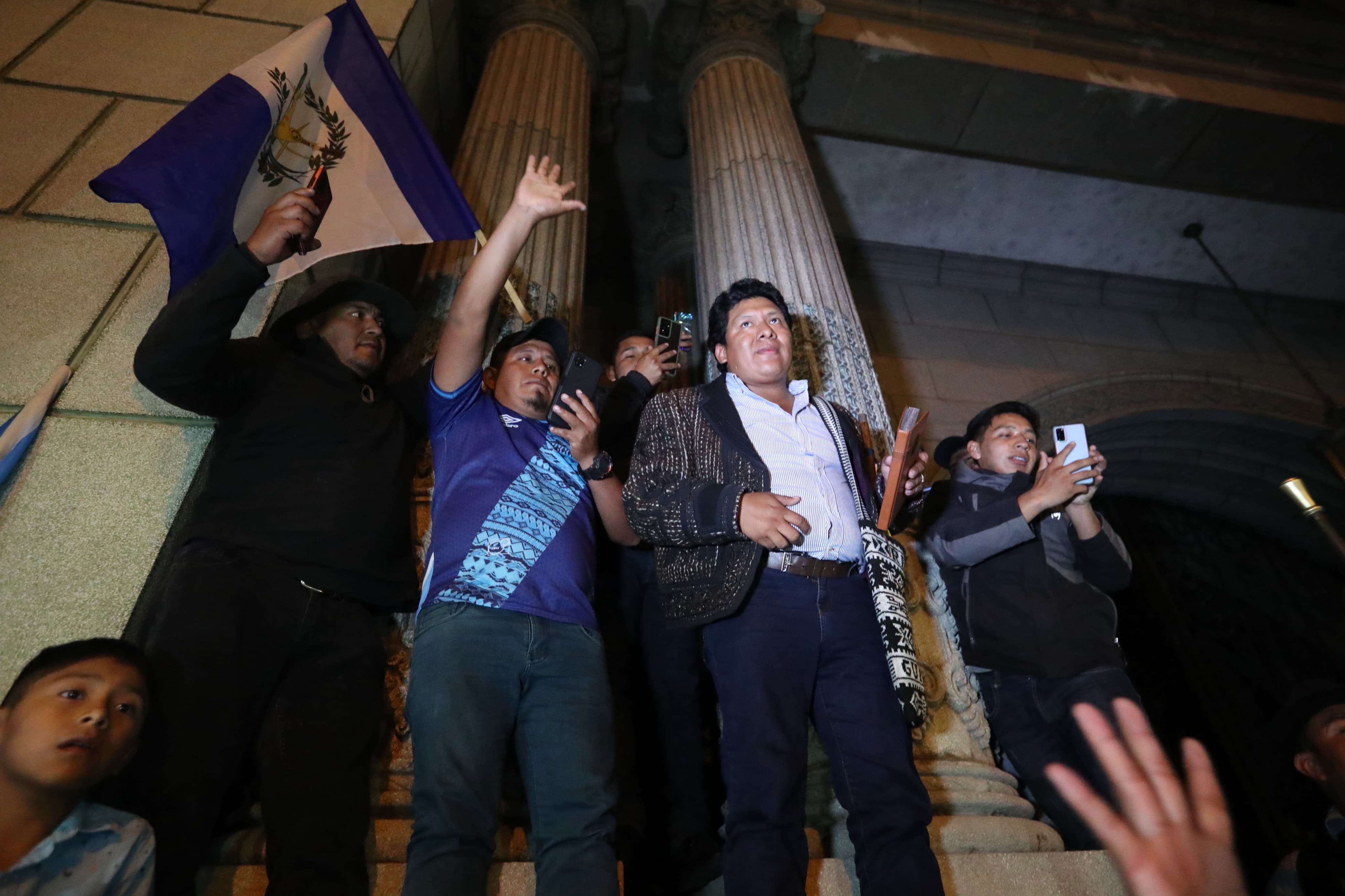 Autoridades indígenas se reúnen con Alejandro Giammattei. (Foto Prensa Libre: María Reneé Gaytán)