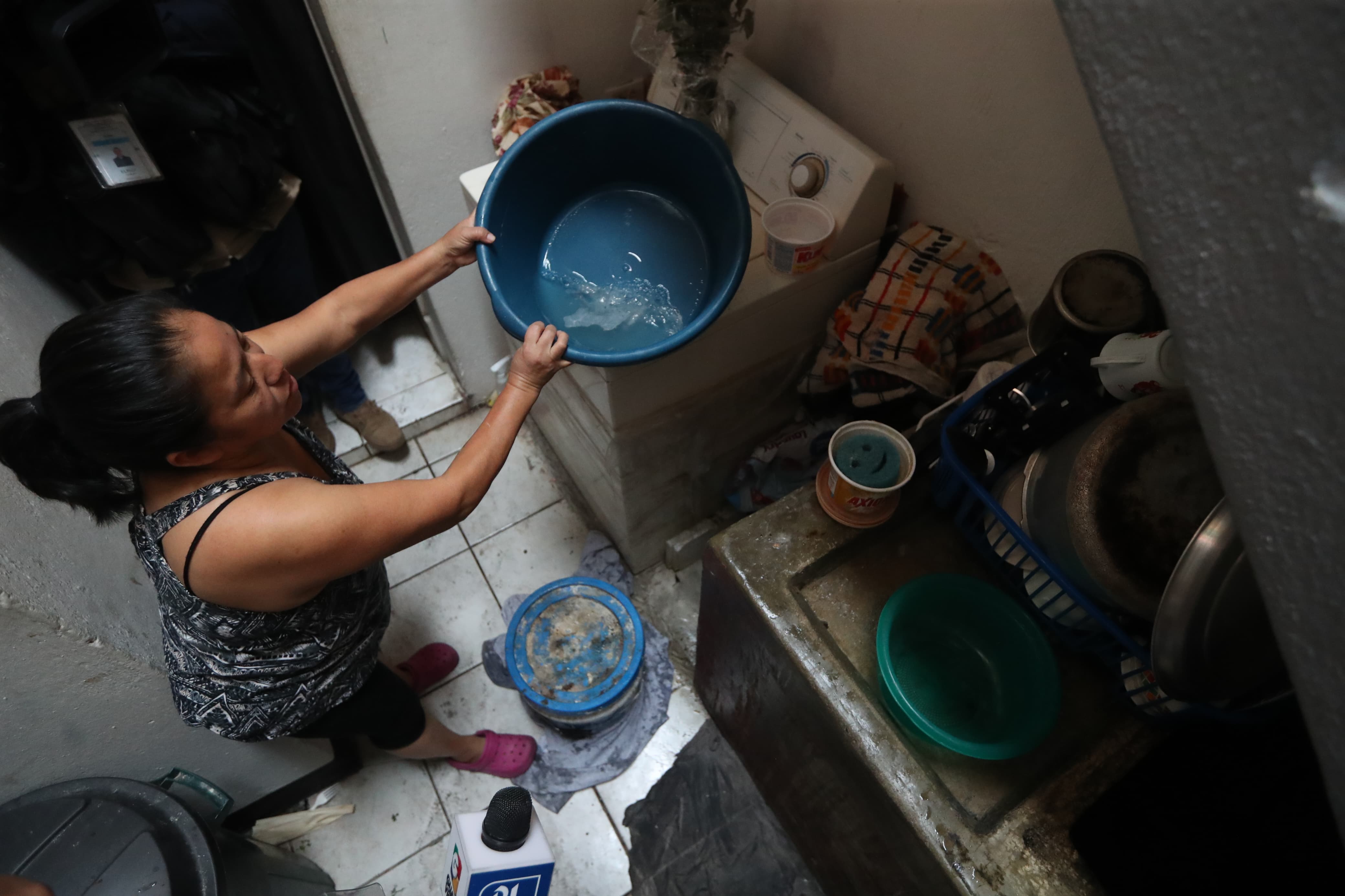 Empagua afirma que se agota el abastecimiento de agua en la capital, Mixco y Chinautla por toma de planta El Tesoro y pide que se retome el control
