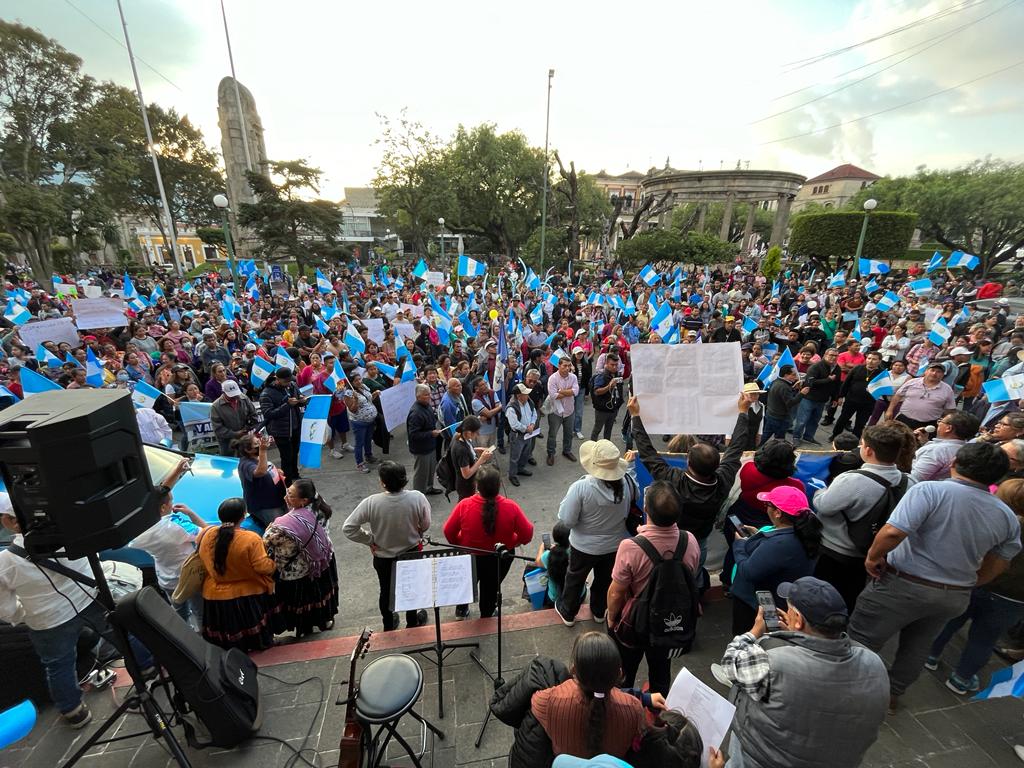 Cierre de negocios y bloqueos: el impacto que tienen las manifestaciones en Guatemala