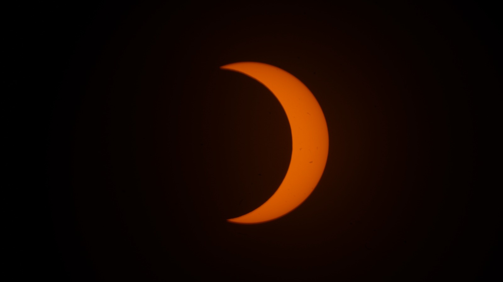 Guatemaltecos observaron el eclipse de Sol desde diferentes lugares del país