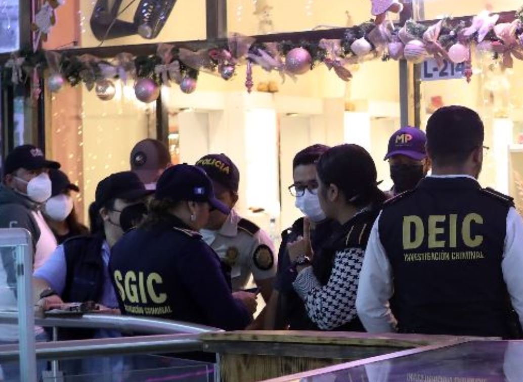 Quedan ligados a proceso señalados de integrar red delictiva en peluquerías de centro comercial de la zona 1