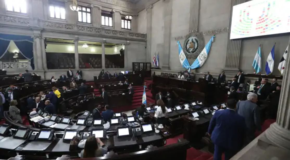 Diputados dicen desconocer orden de la CC para elección de cortes
