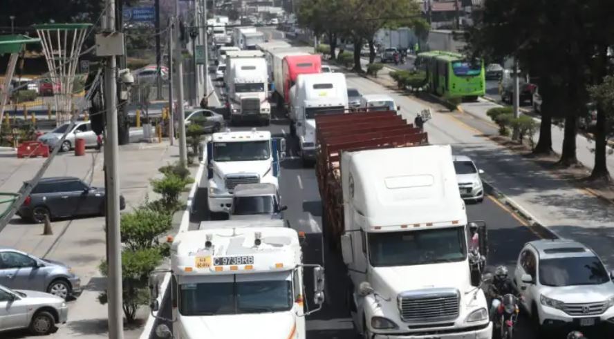 PMT informa de cuál es el horario de restricción para el transporte pesado en la capital por aumento de tráfico en fin de año