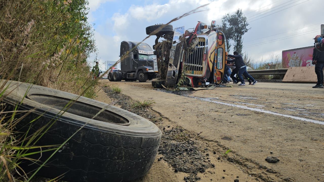 25 personas resultan heridas tras accidente de una “Quichelense”