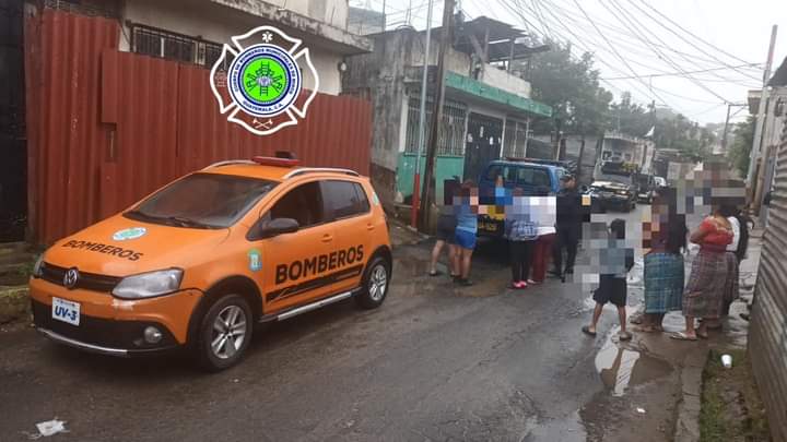 Quemaron cohetillos para despistar: hombres armados matan a balazos a cuatro personas en la aldea Sacoj Chiquito, Mixco