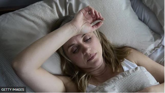 Por qué el covid-19 sigue arrojando gente a la cama