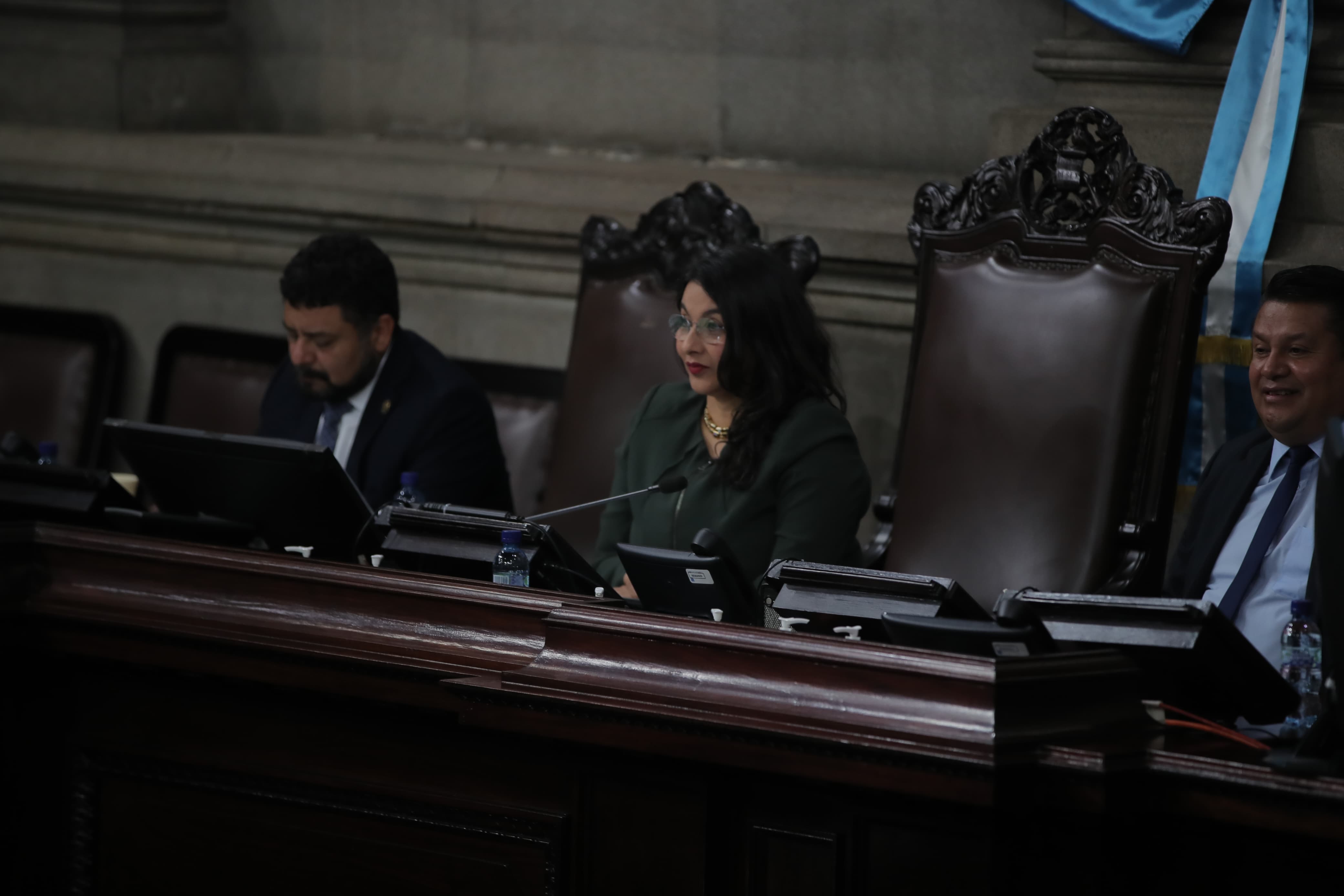 Presidenta del Congreso de la República confirma que recibieron oficio por parte del TSE para elegir magistrados suplentes