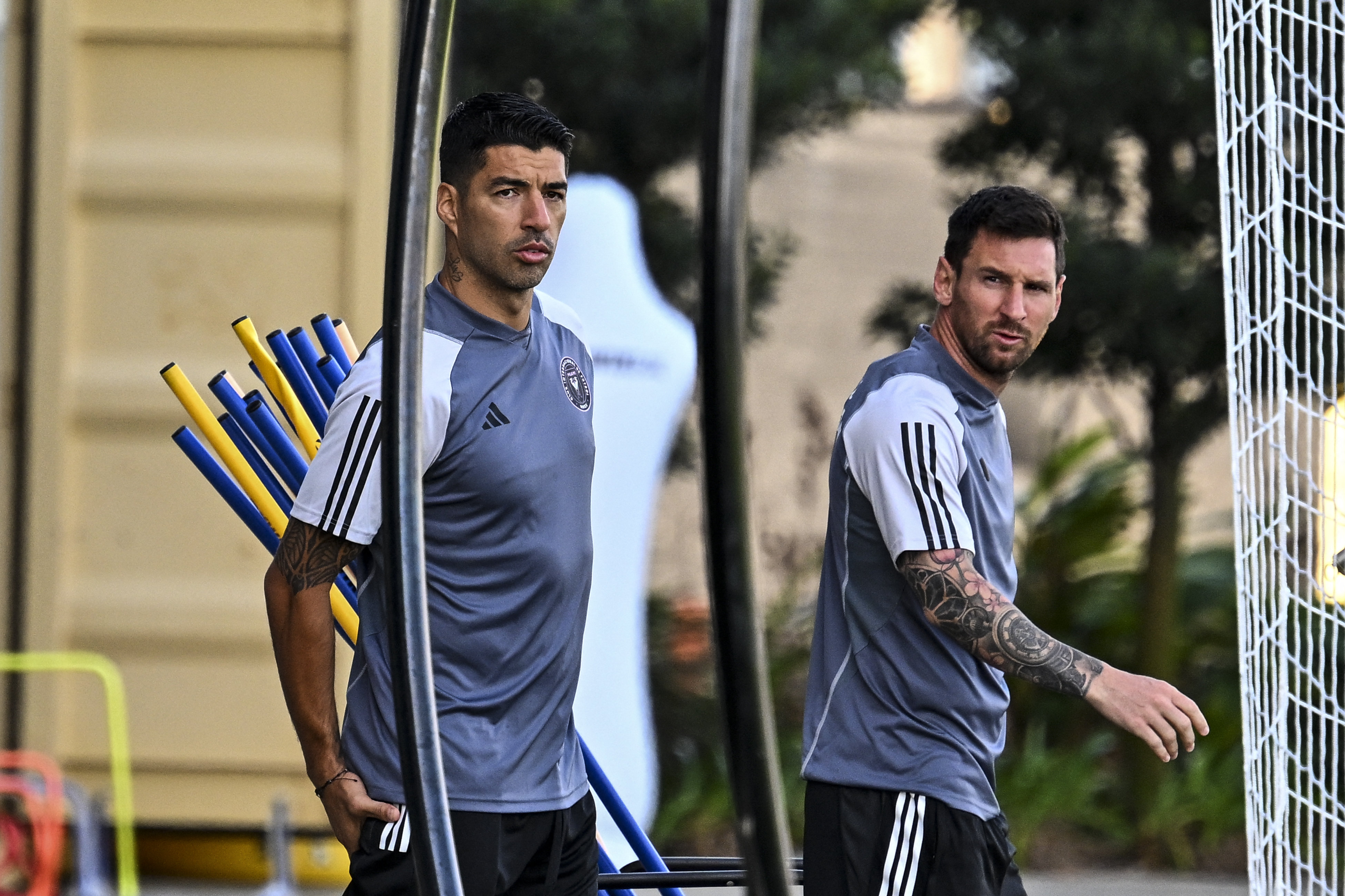 Messi e Iván Barton en El Salvador.