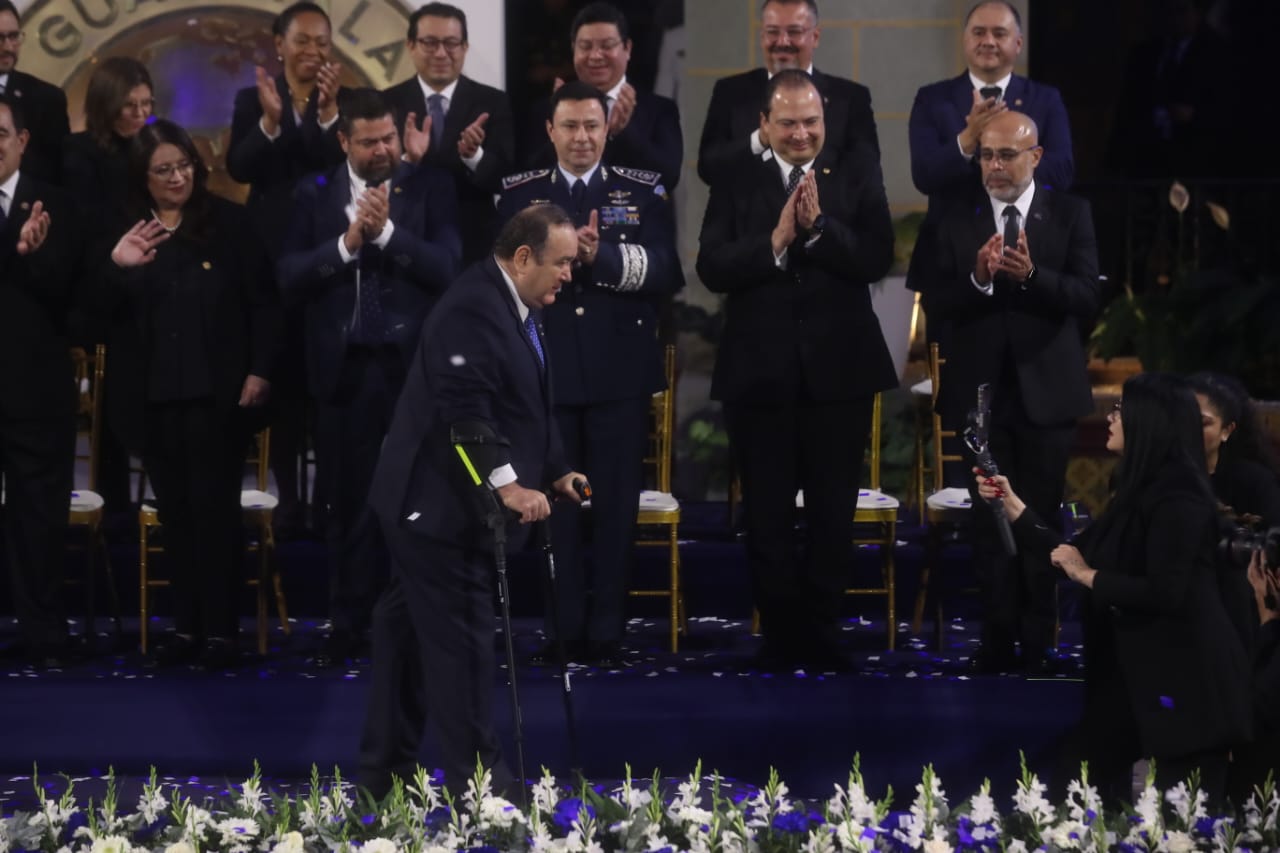 Presidente Giammattei pide prórroga para ser juramentado como diputado del Parlacén