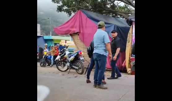 Hombre que defendió a mujer y niña de una agresión en la vía pública muere baleado en aldea de Nueva Santa Rosa
