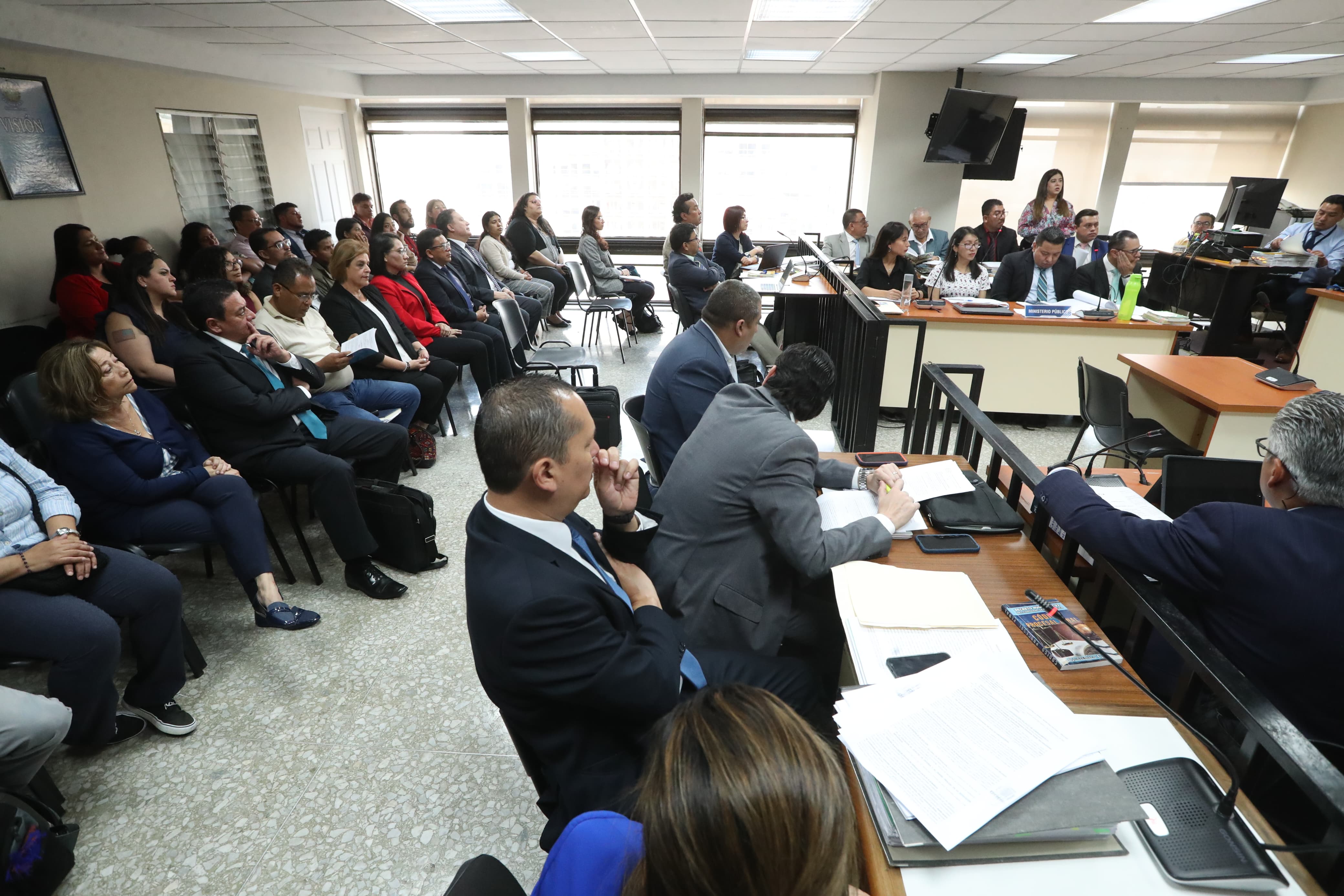 Empieza juicio contra ocho personas por la muerte de 41 niñas en el caso Hogar Seguro