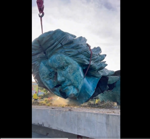 ¿Qué representaba el monumento a la reconciliación que el presidente de El Salvador ordenó demoler?