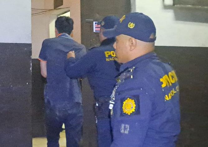 Hombre es capturado por intentar arrebatarle a una mujer un niño de 6 años  en Escuintla