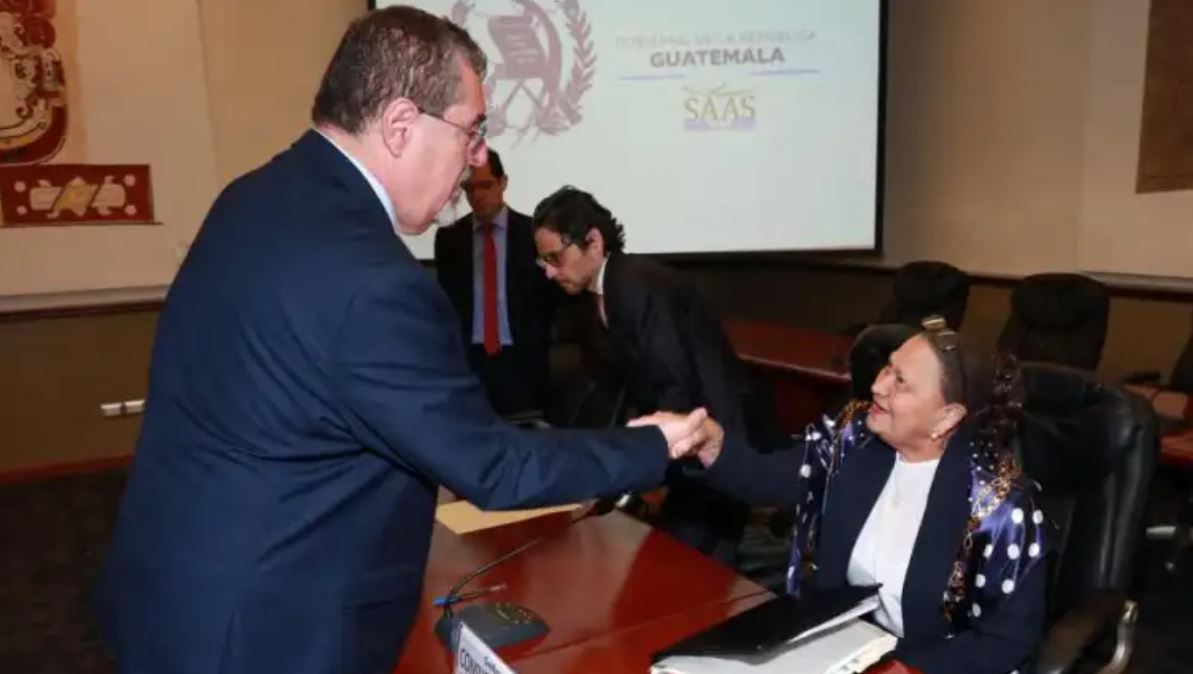 Presidente Arévalo designa al ministro de Gobernación para que asista a reunión con Consuelo Porras en el MP