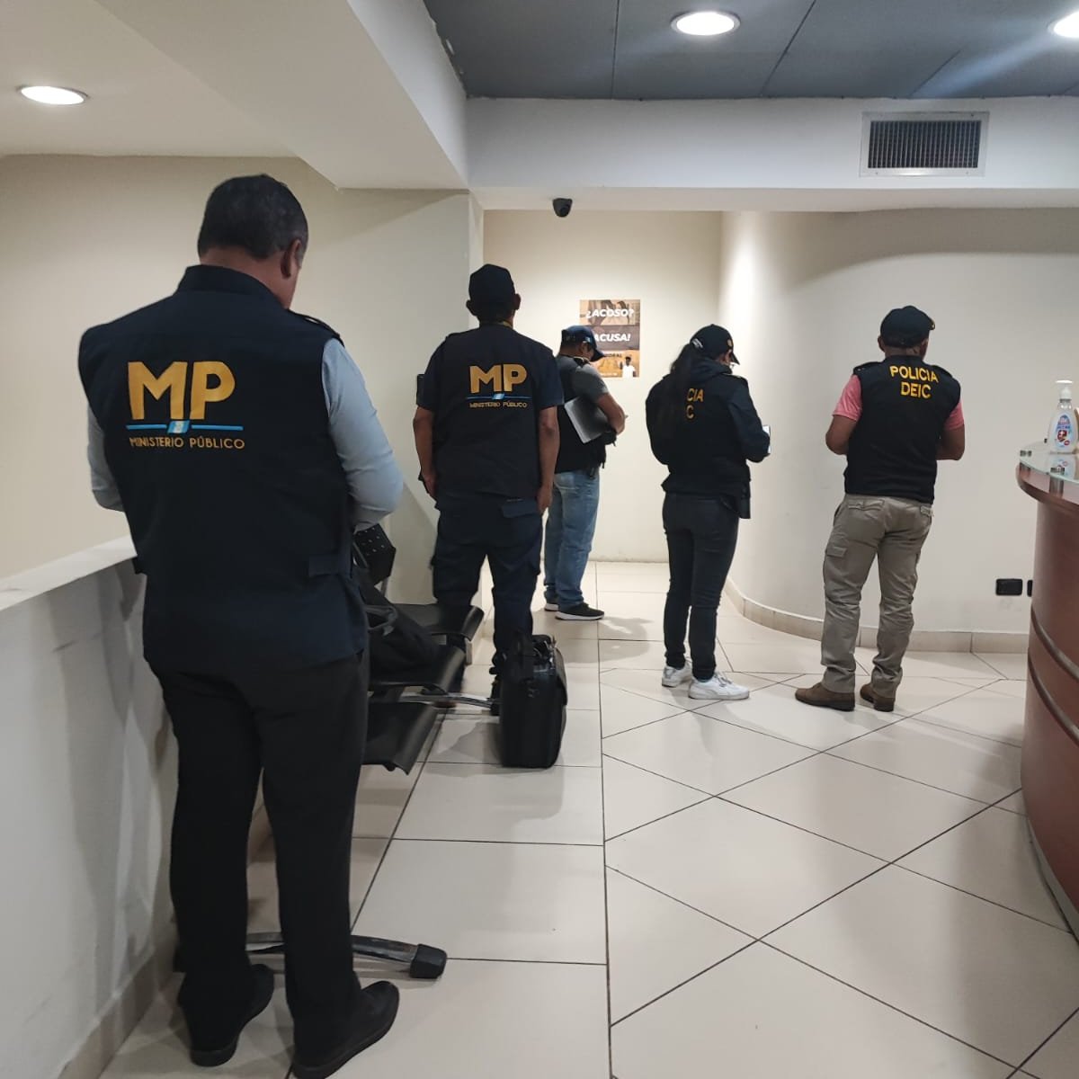 Ministerio Público allana oficinas de la DGAC