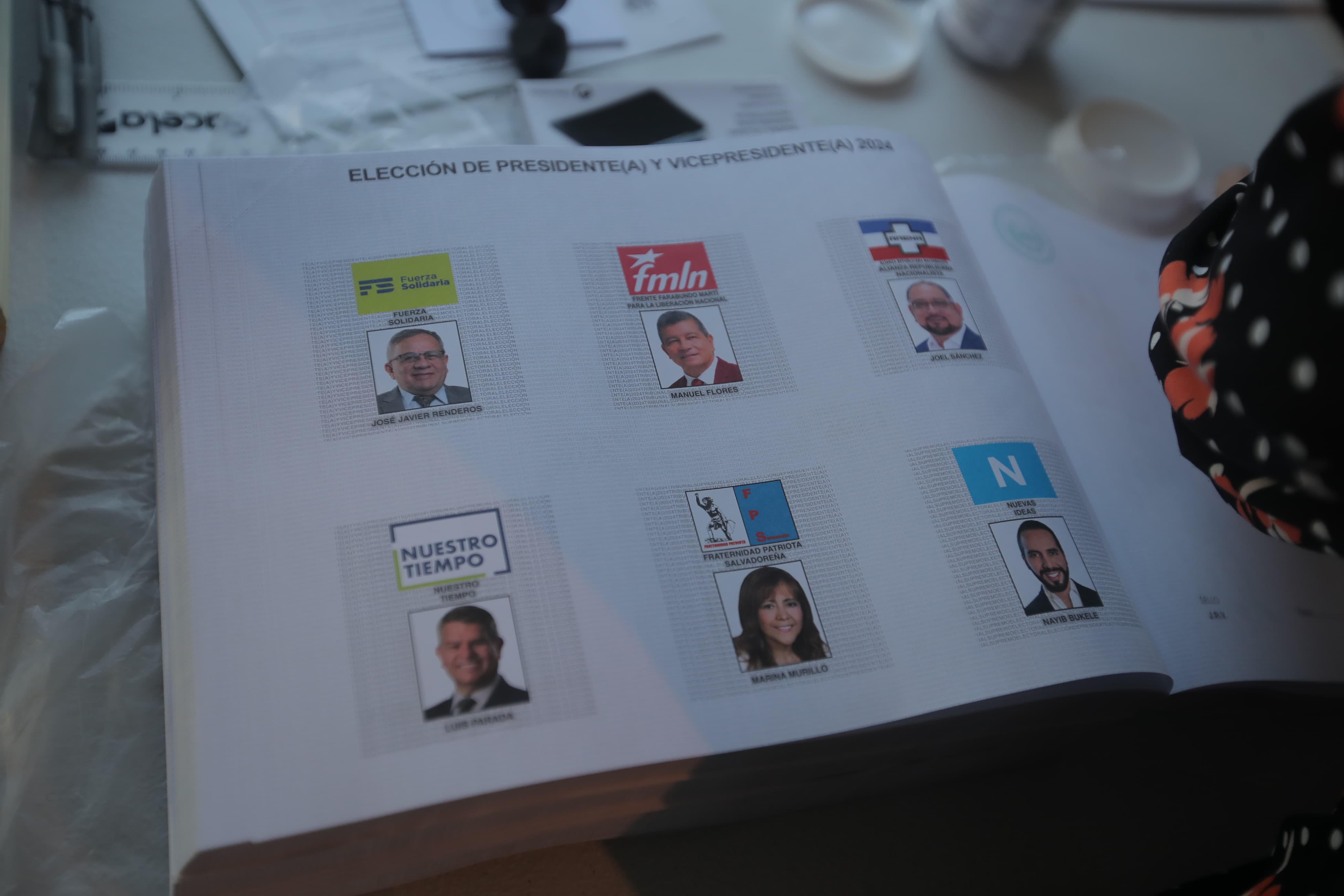 Abren los centros de votación para las legislativas y presidenciales en El Salvador