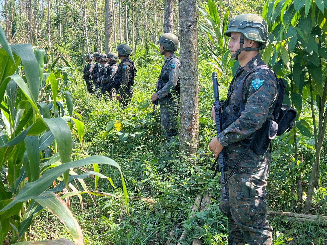 Mingob, Ejército de Guatemala y México llevan a cabo operativo contra el crimen organizado y contrabando en zona fronteriza