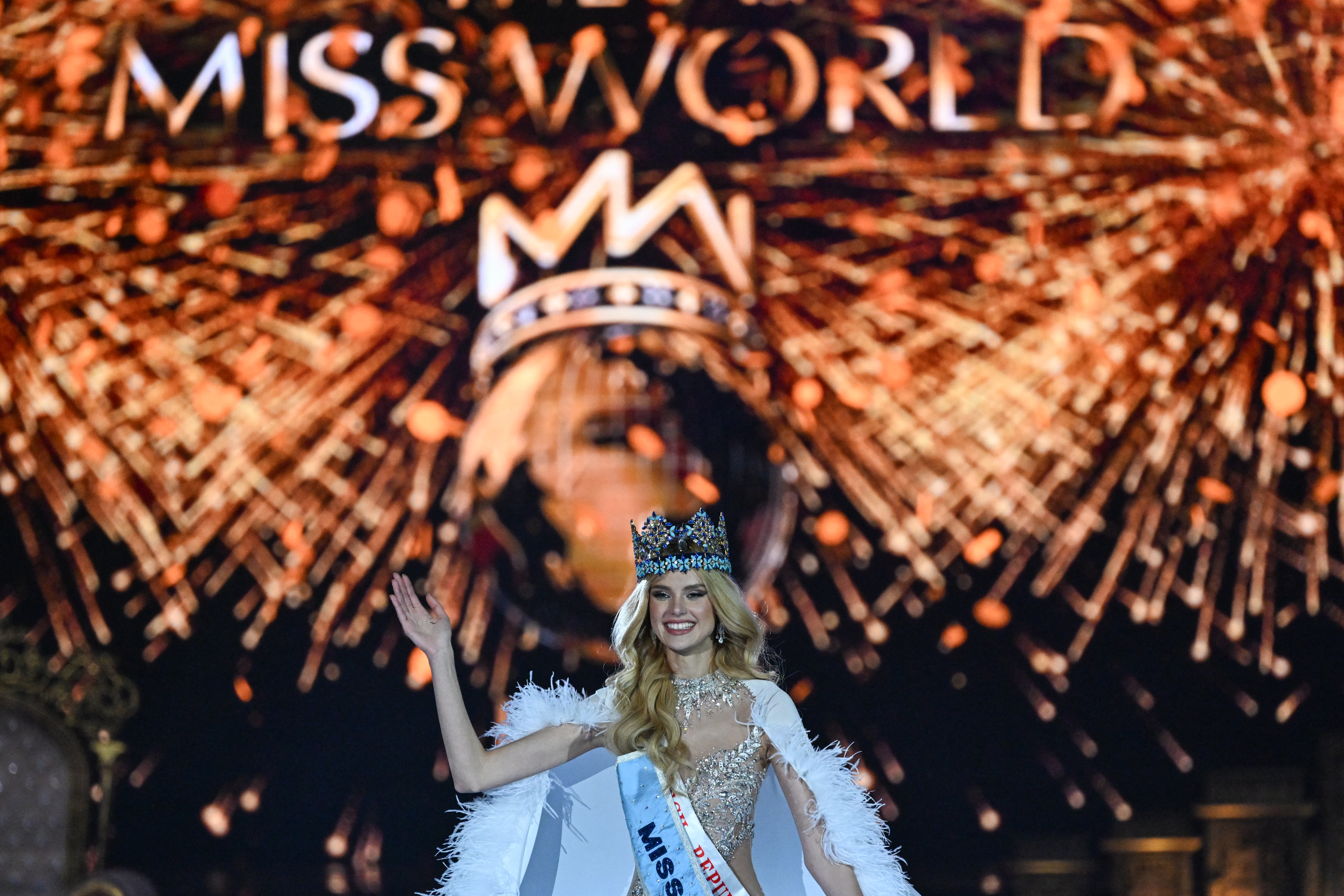 La representante de República Checa, Krystyna Pyszková, gana Miss Mundo 2024