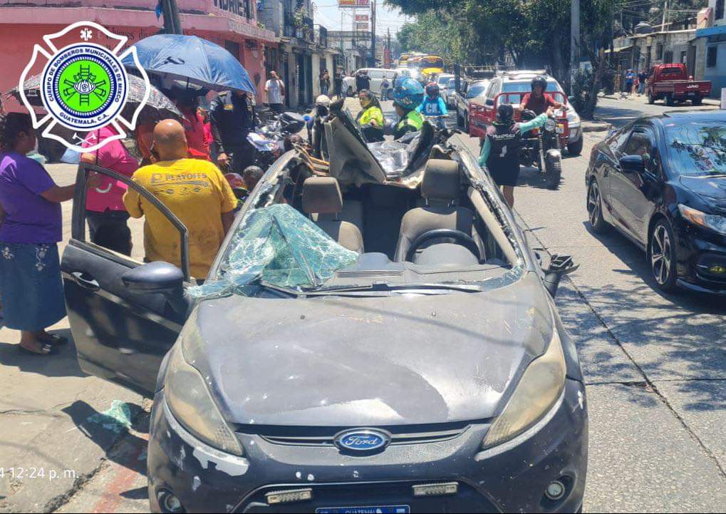 Accidente de tránsito deja varios heridos en Mixco