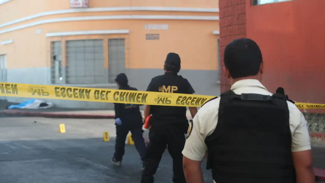 Autoridades analizan cómo atender a reos con padecimientos renales