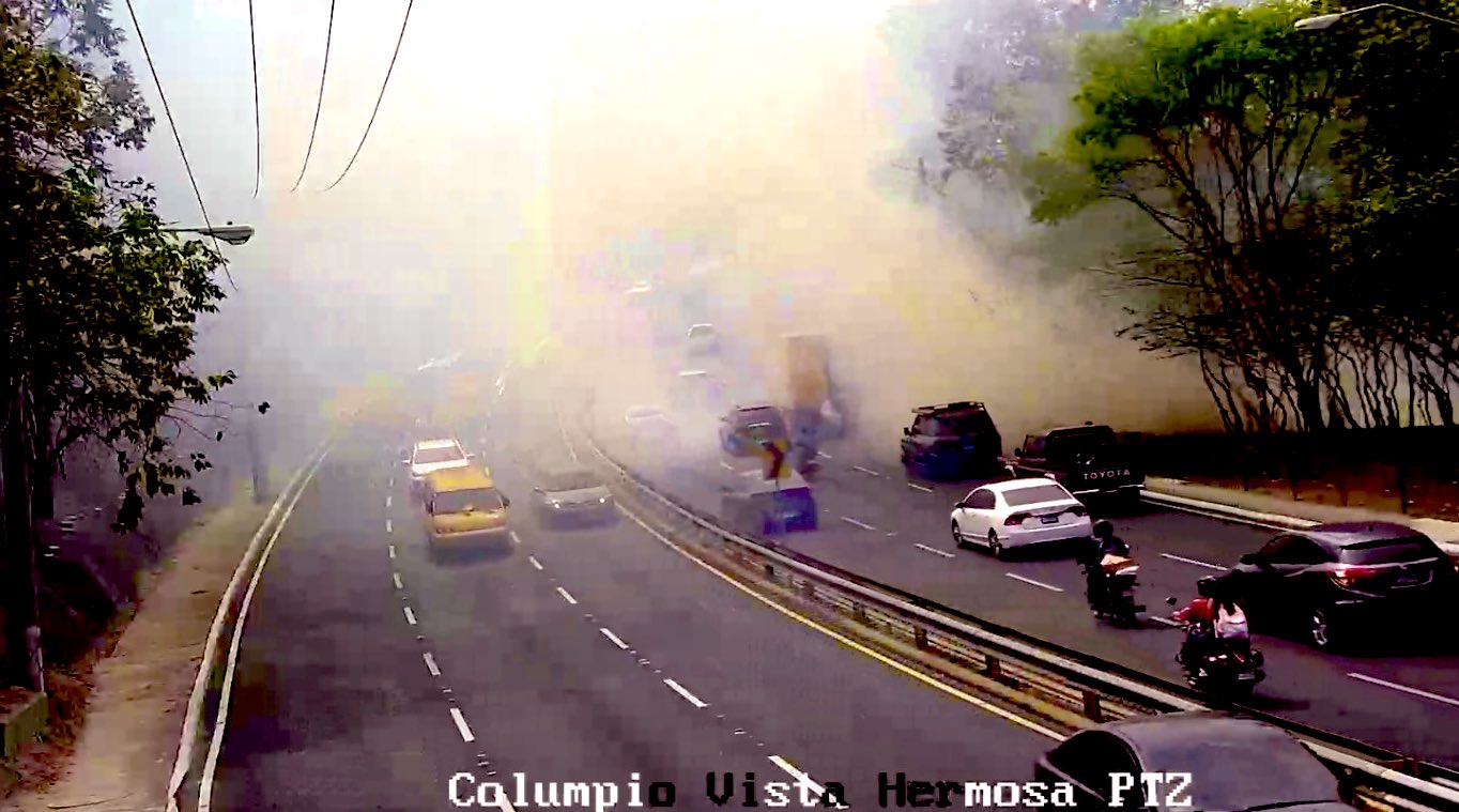 Reportan incendio en área verde de Vista Hermosa