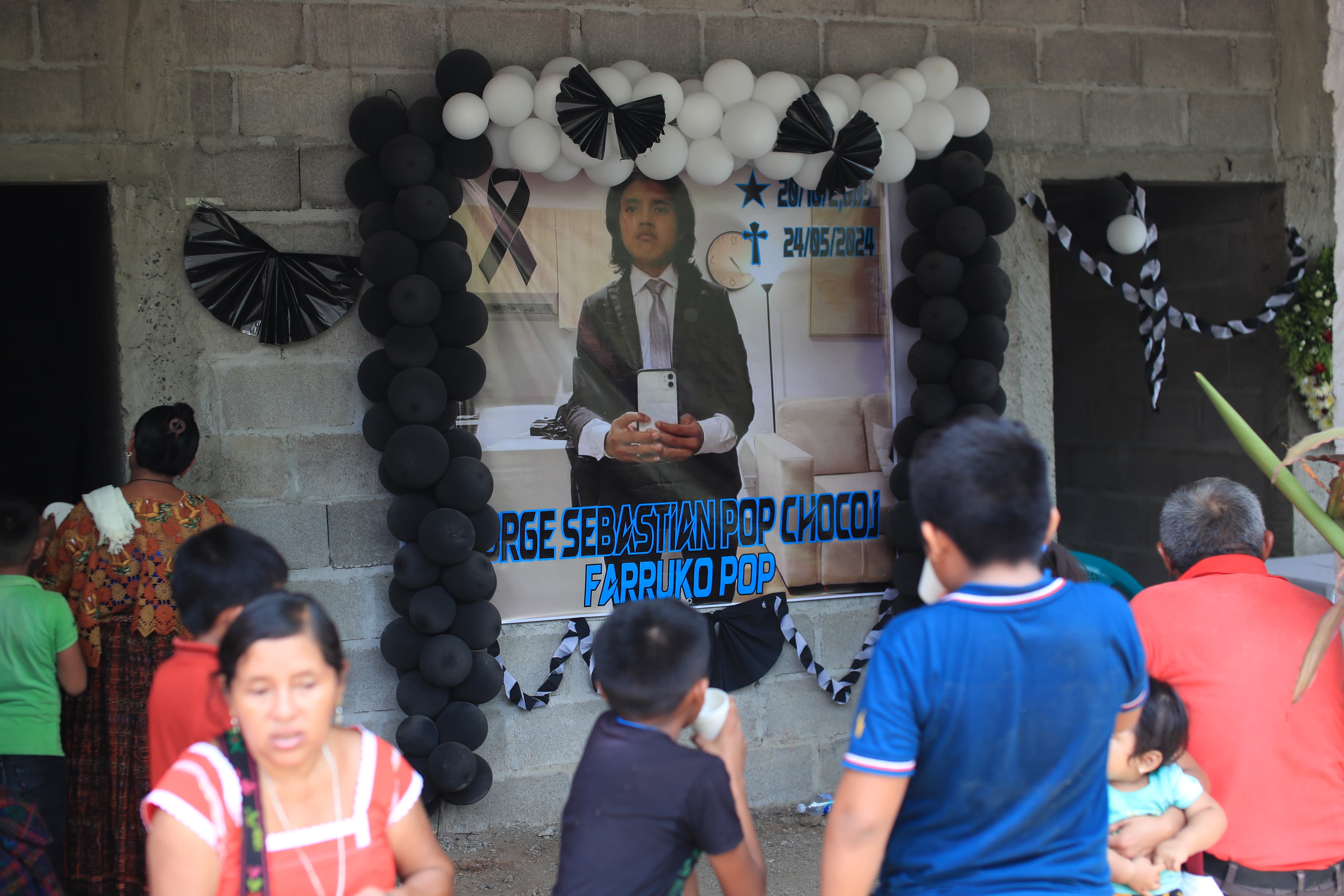 Presentan iniciativa para búsqueda de hombres desaparecidos que llevaría el nombre de “Farruko” Pop