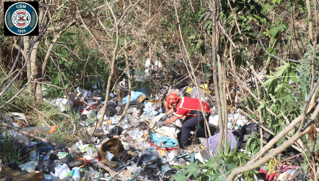 Encuentra dos cadáveres envueltos entre costales en la zona 25 capitalina