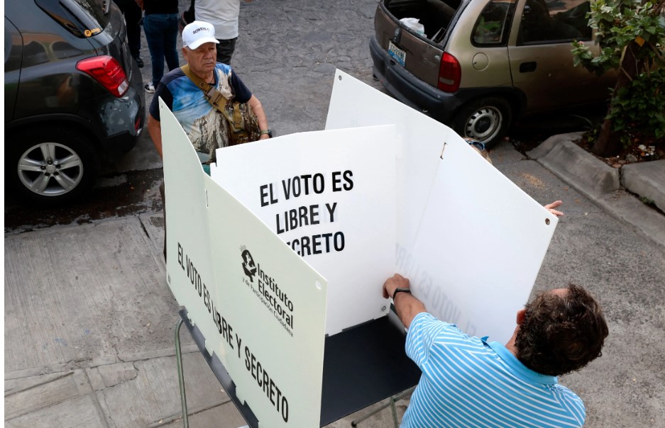 Mexicanos comienzan a votar en medio de ola de violencia