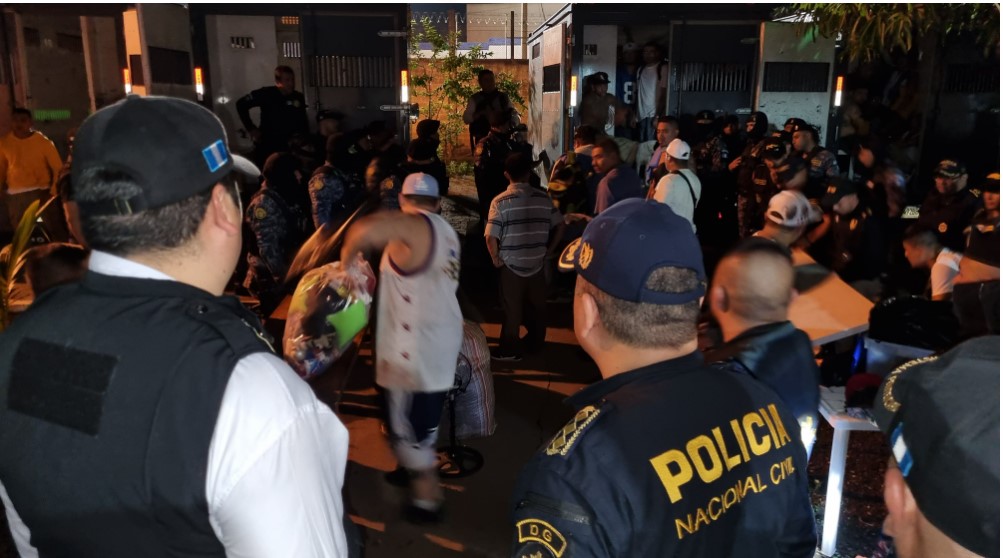 Aire acondicionado, videojuegos y hasta cocodrilos: Gobernación detalla requisa en El Infiernito