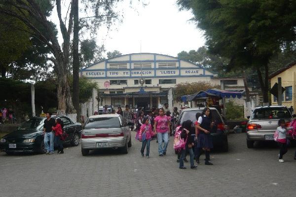 Escuela Oficial para Niñas   Ulises Rojas Bendfeldt, de la ciudad de San Marcos.