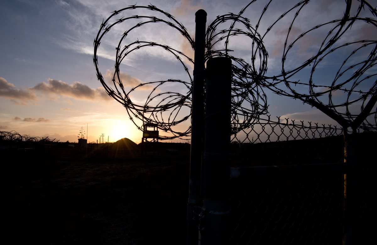 Obama vetó en octubre la primera versión de la ley, fundamentalmente porque bloqueaba la clausura de Guantánamo. (Foto Prensa Libre: AFP).