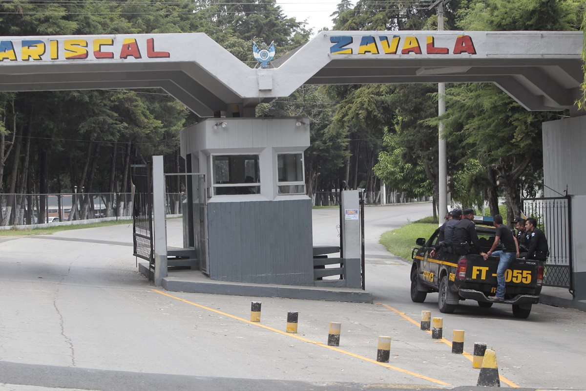 A la cárcel de Mariscal Zavala, en la zona 17, fueron trasladados 11 reos vinculados a casos de alto impacto (Foto Prensa Libre: Hemeroteca). 