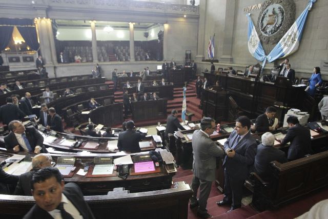 Sesión plenaria efectuada este jueves en el Congreso. (Foto Prensa Libre: Edwin Bercián)