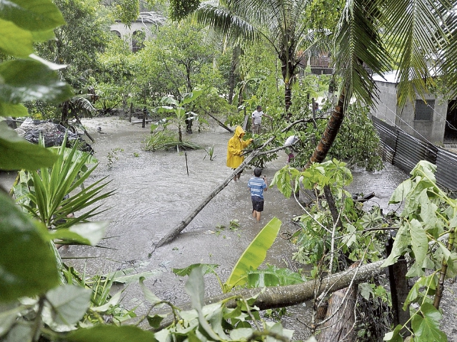 En regiones de la Costa Sur se han registrado inundaciones en los últimos días por la fuerte lluvia, según la Conred el fenómeno se incrementará esta semana.