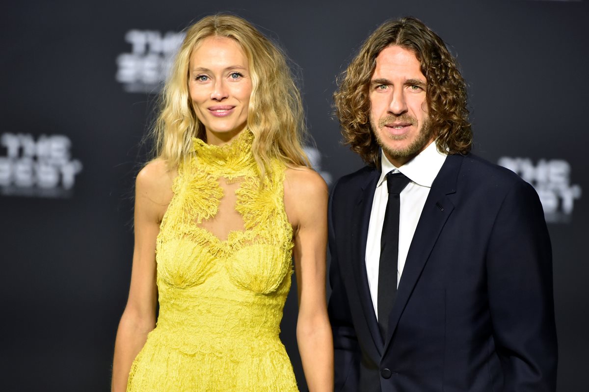 Carles Puyol entregó el premio Fair Play. (Foto Prensa Libre: EFE)