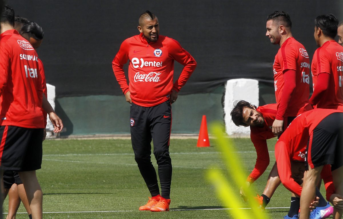 La selección chilena se entrena de cara frente al duelo frente a Venezuela. (Foto Prensa Libre: AFP)