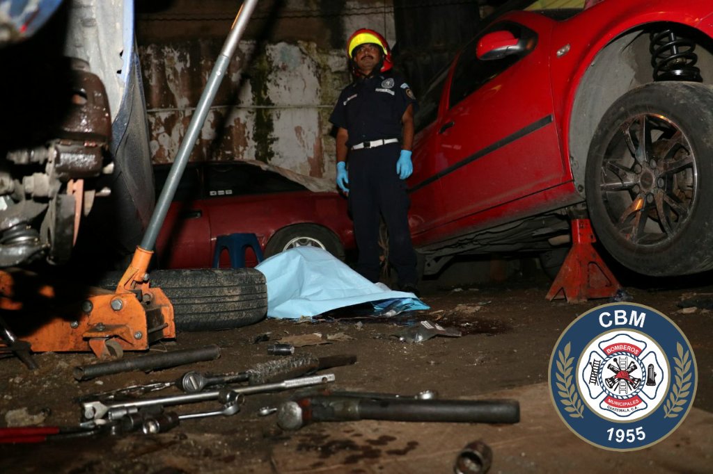 Ataque en un taller mecánico dejó un hombre muerto. (Foto: Bomberos Municipales)