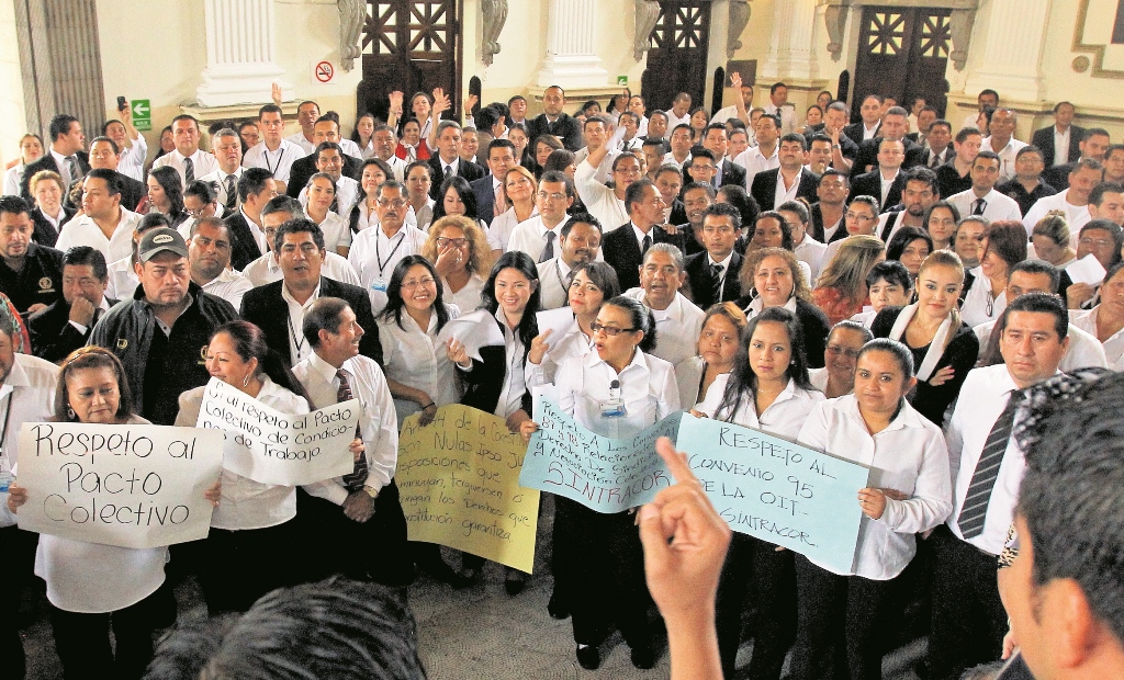 En el Congreso hay secretarias que ganan arriba de Q30 mil, fotógrafos con sueldo de Q19 mil y conserjes que ganan de Q5 mil a 20 mil. (Foto Prensa Libre: Hemeroteca PL)