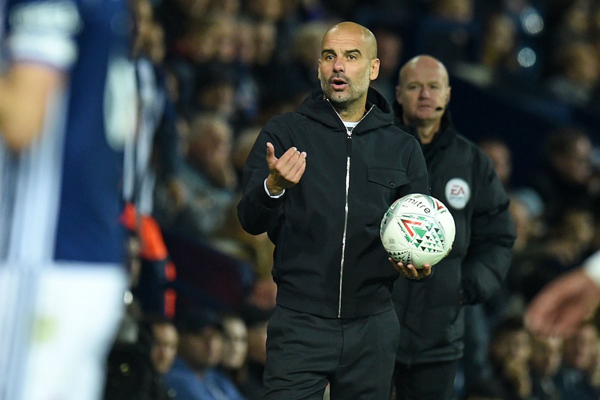 Pep Guardiola durante la tercera fecha de la Copa de la Liga frente al West Bromwich Albion. (Foto Prensa Libre: AFP)