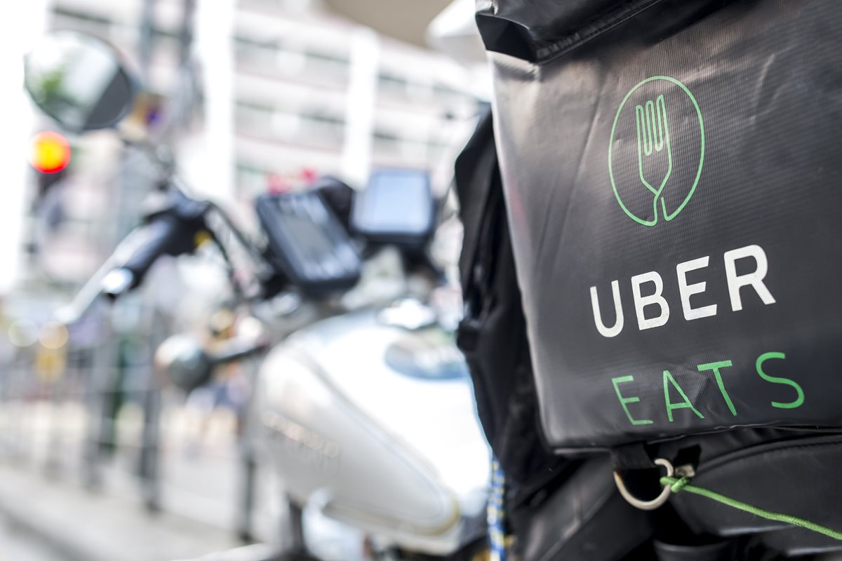 Uber Eats tiene 100 restaurantes asociados en Guatemala y está activo desde el 28 de junio de 2018. (Foto Prensa Libre: Shutterstock)