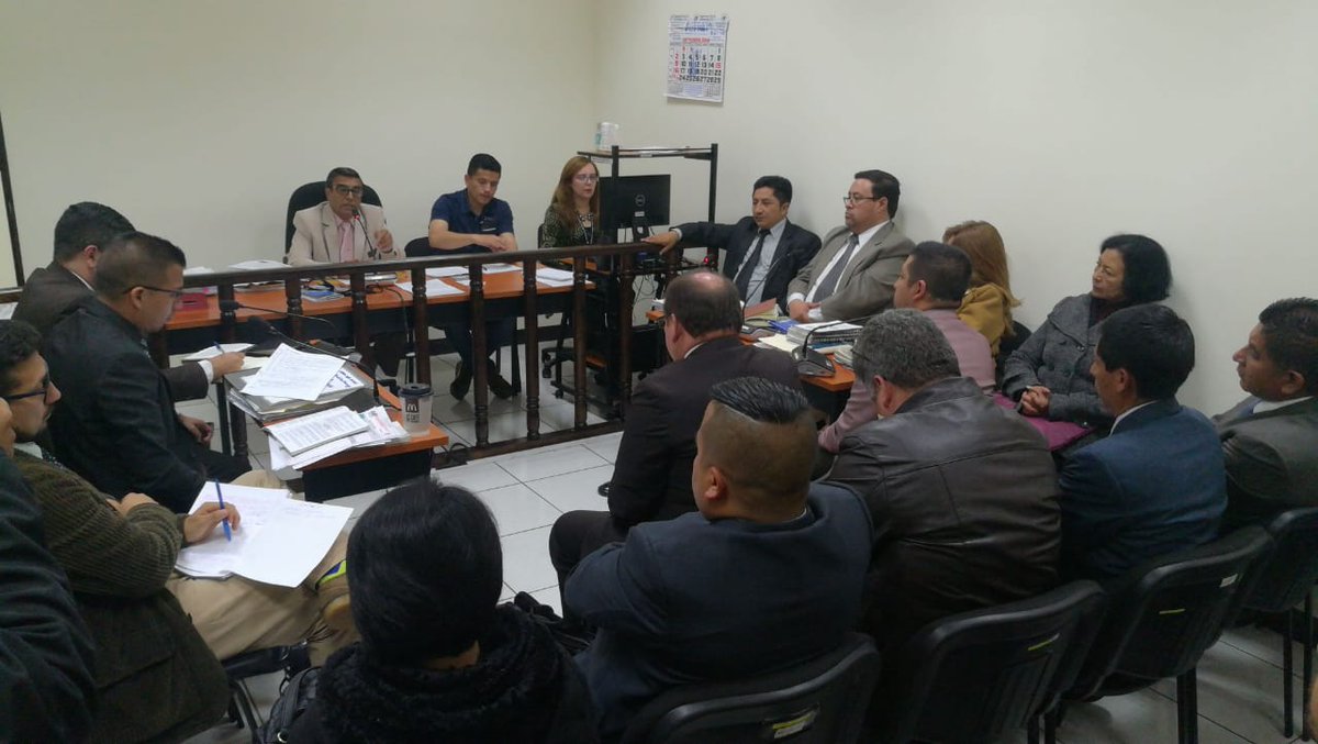 El 6 de octubre la ex corporación municipal de Quetzaltenango podría conocer la sentencia del juicio de faltas que se lleva a cabo en el Juzgado de Paz Penal de Turno.  (Foto Prensa Libre: Mynor Toc)