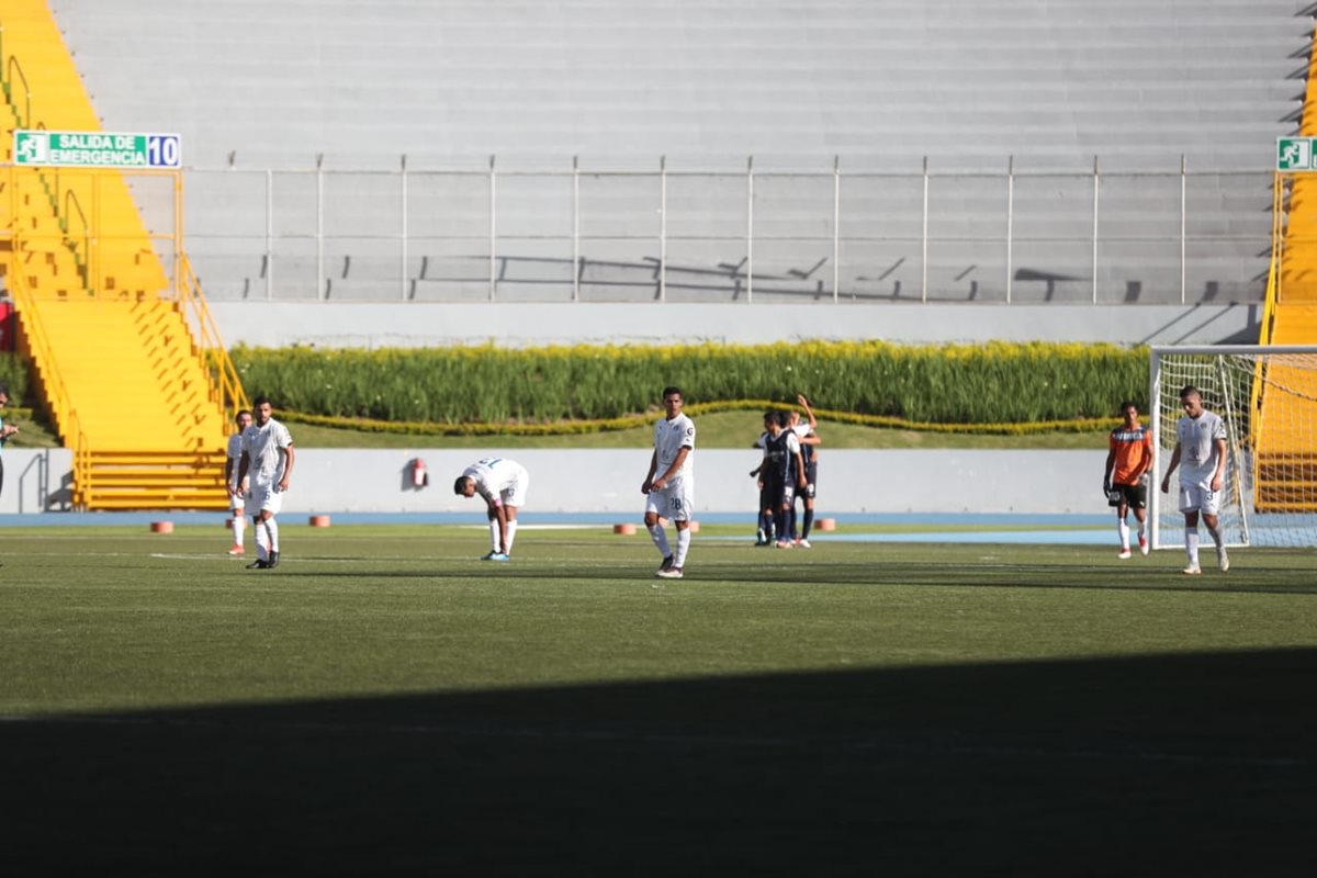 Comunicaciones FC sufrió la eliminación en el Torneo de Copa. (Foto Prensa Libre: Edwin Fajardo)