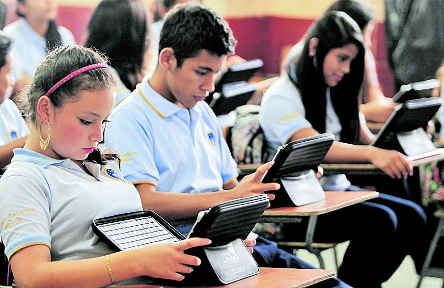 Los estudiantes que salen del nivel básico tendrán opción de elegir seis nuevas carreras en diversificado. (Foto Prensa Libre: Hemeroteca PL)