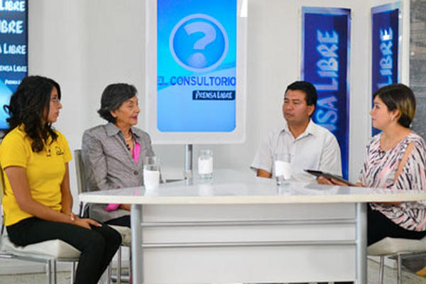 Maestros hablan  de sus experiencias dentro de este campo profesional. (Foto Prensa Libre: Ángel Elías)