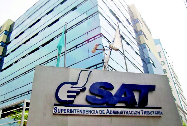 Con el supuesto pago de sobornos a exfuncionarios de la SAT, habrían conseguido agilizar el pago del crédito fiscal. (Foto Prensa Libre: Hemeroteca PL)