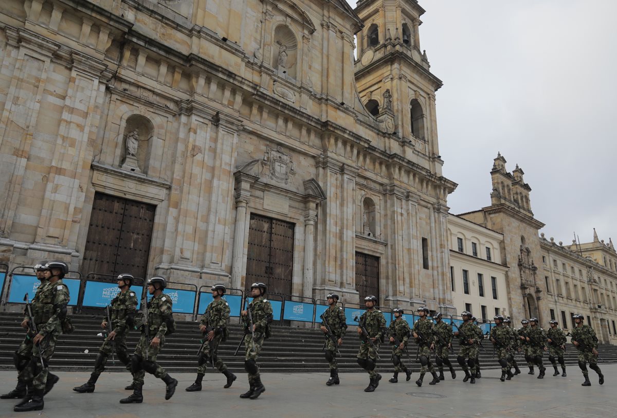 La seguridad por parte del ejército colombiano es evidente. Hasta ahora, el proceso se celebra con normalidad. (Foto Prensa Libre: AFP)