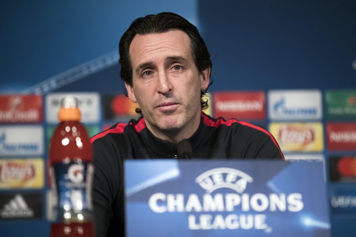 Unai Emery durante la conferencia de prensa de este lunes previo al juego contra el FC Barcelona en la Liga de Campeones de Europa. (Foto Prensa Libre:EFE)