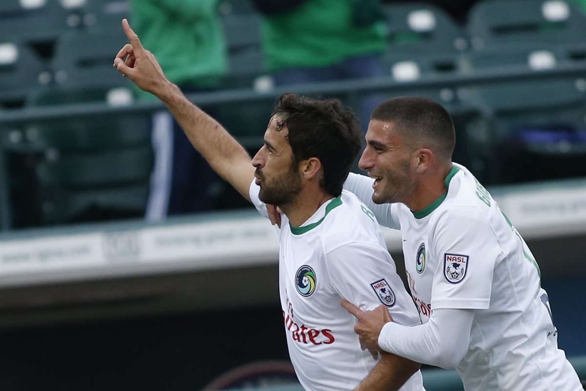 Raúl llevó al Cosmos a la gran final de la NASL. (Foto Prensa Libre: AFP)