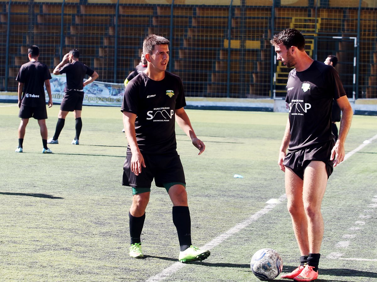 Deportivo Petapa se entrenó esta mañana en el estadio Julio A Cobar. (Foto Prensa Libre: Edwin Fajardo)